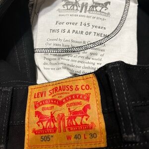 NWOT- Men’s 505 Levi’s - one pair like new